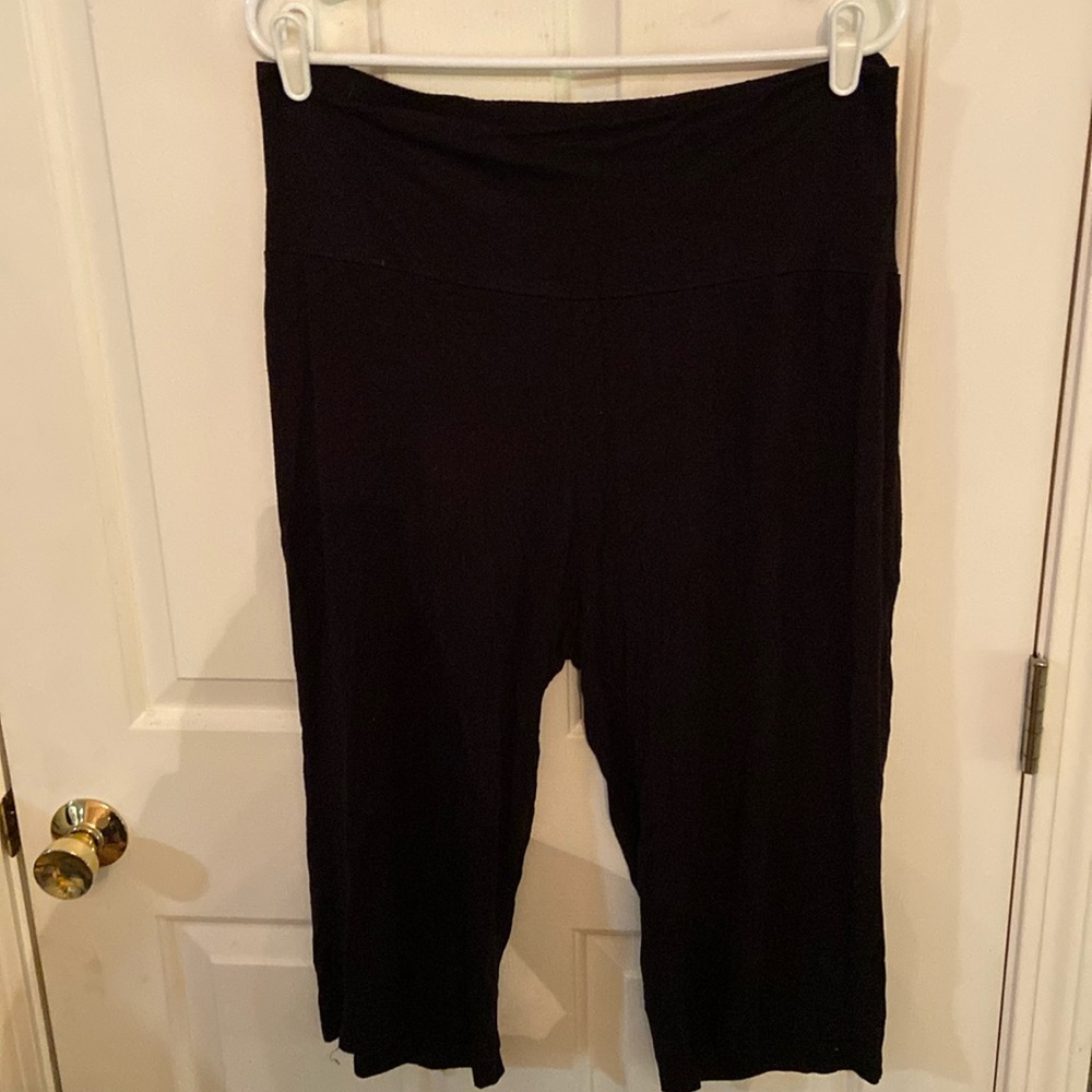 Capri maternity lounge pants